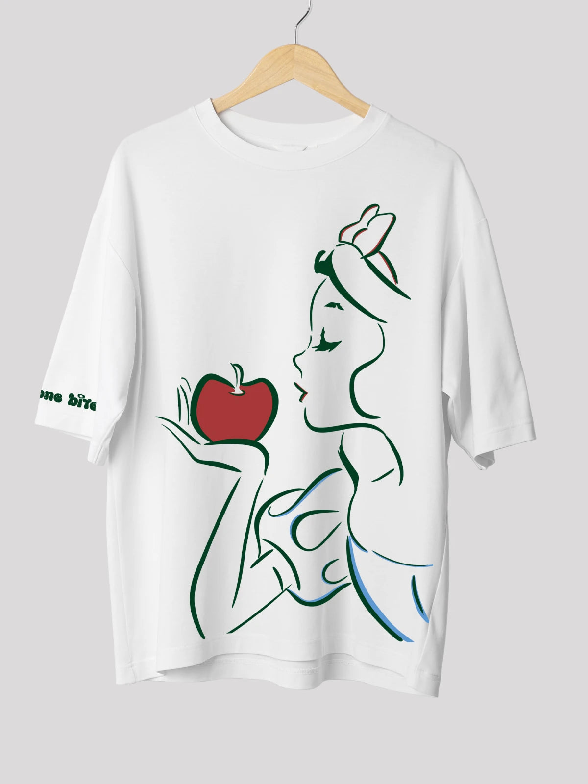 Snow White Print: Disney-themed Oversized T-shirt for Women